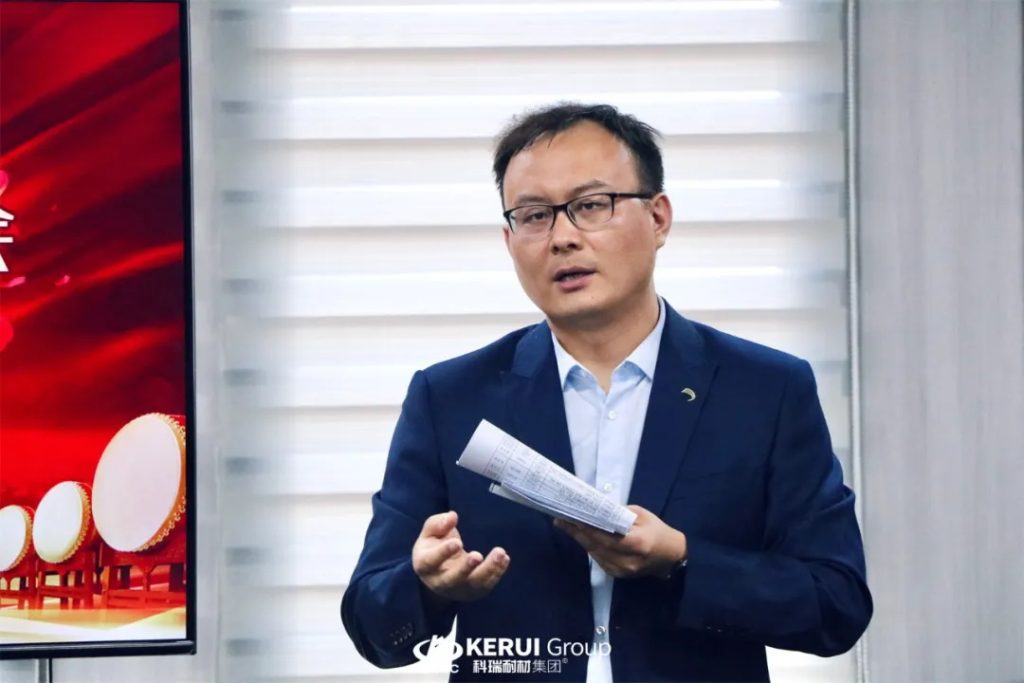 『聚合力，决胜收官战』必一耐材召开10月月度总结表彰大会